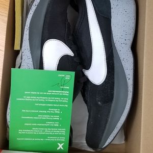 Nike moon racer black and wolf gray